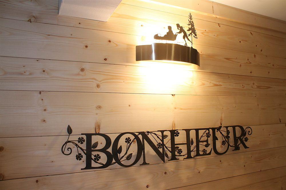 Les Moineaux Hotel