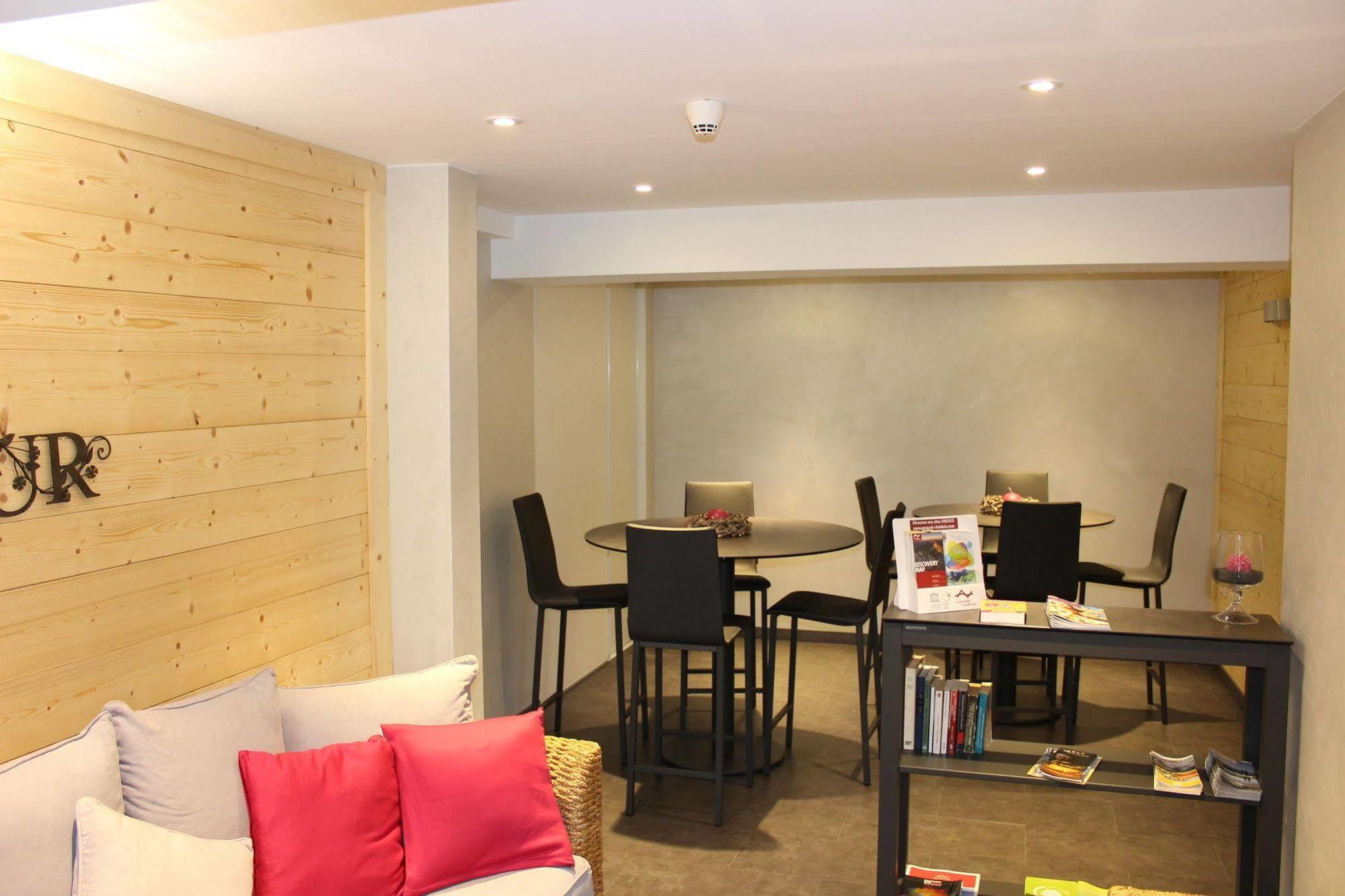 Les Moineaux Hotel 2*