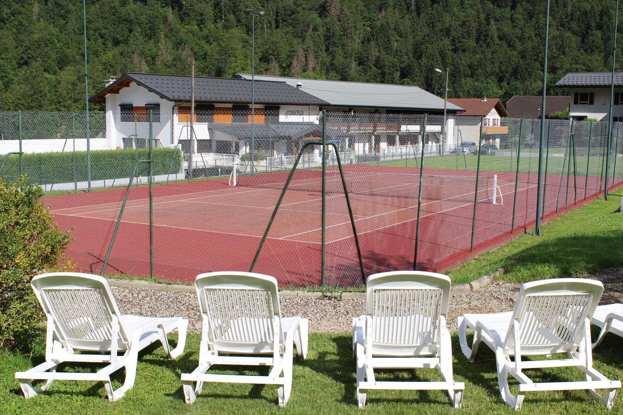 Hotel Les Moineaux Bellevaux