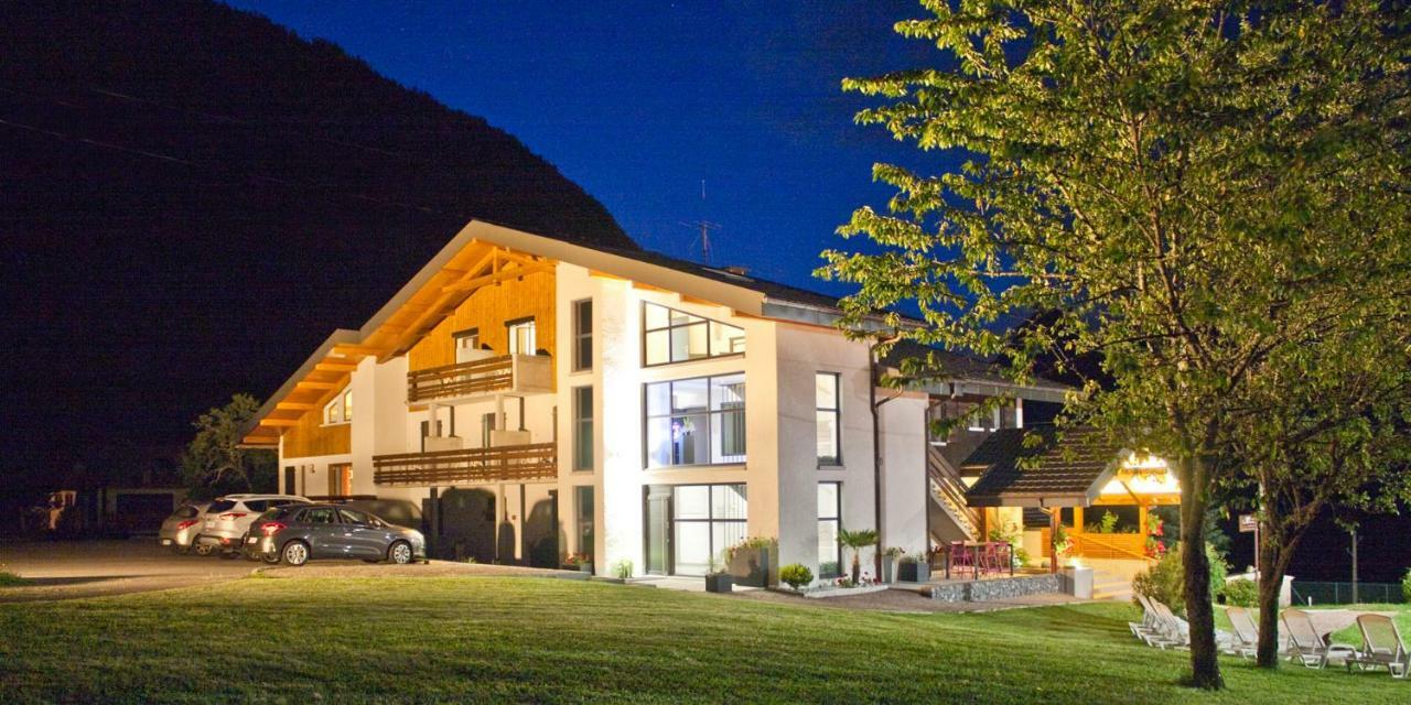 Les Moineaux Hotel